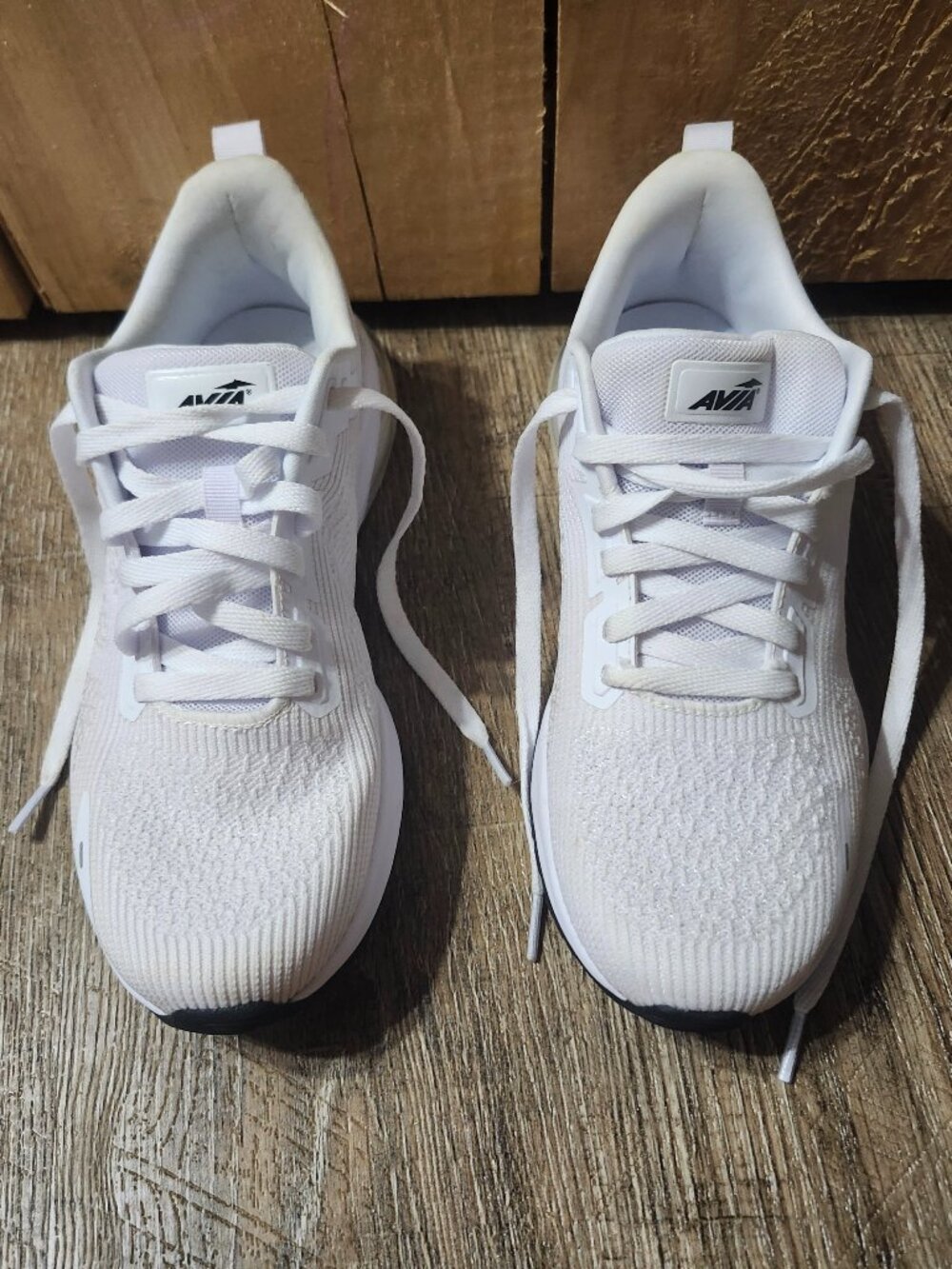 Avia womans white athletic shoes  size 8.5